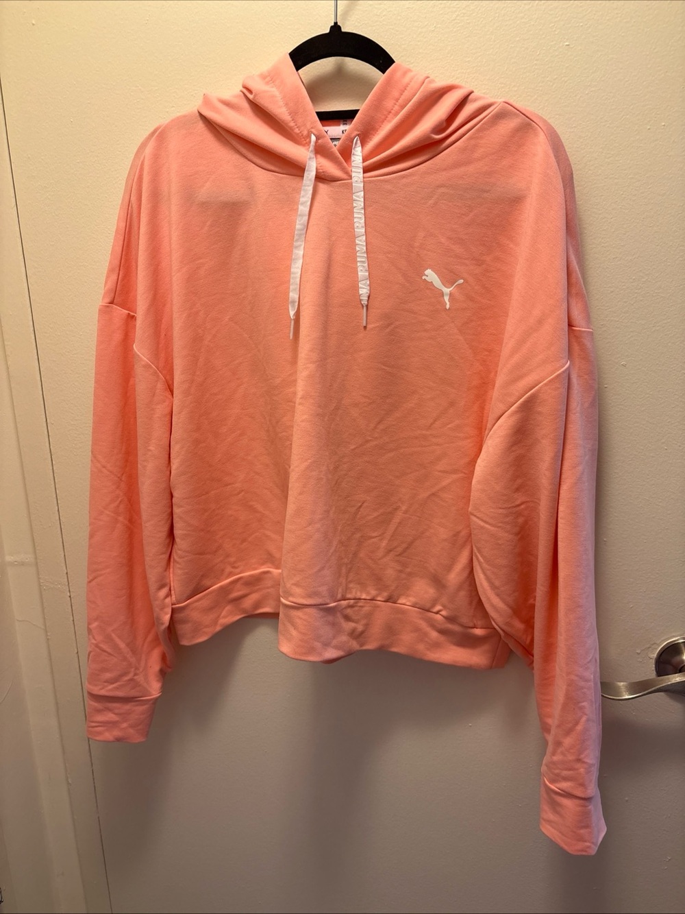 Puma Logo Cropped Pullover Hoodie Women XL Peach Active Sporty Workout Dry Wick